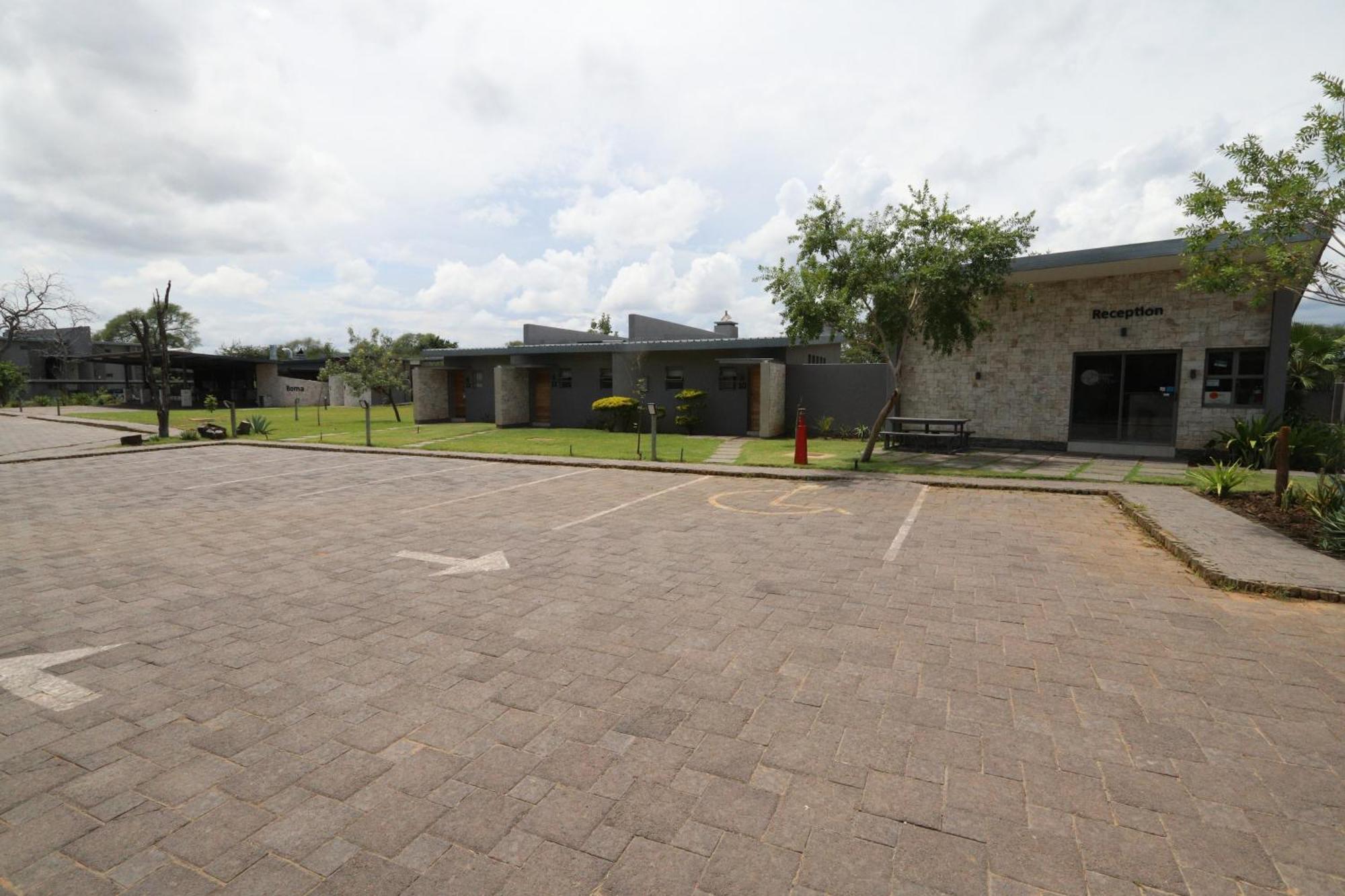 Sandpiper Villas Chobe Kasane Exterior photo