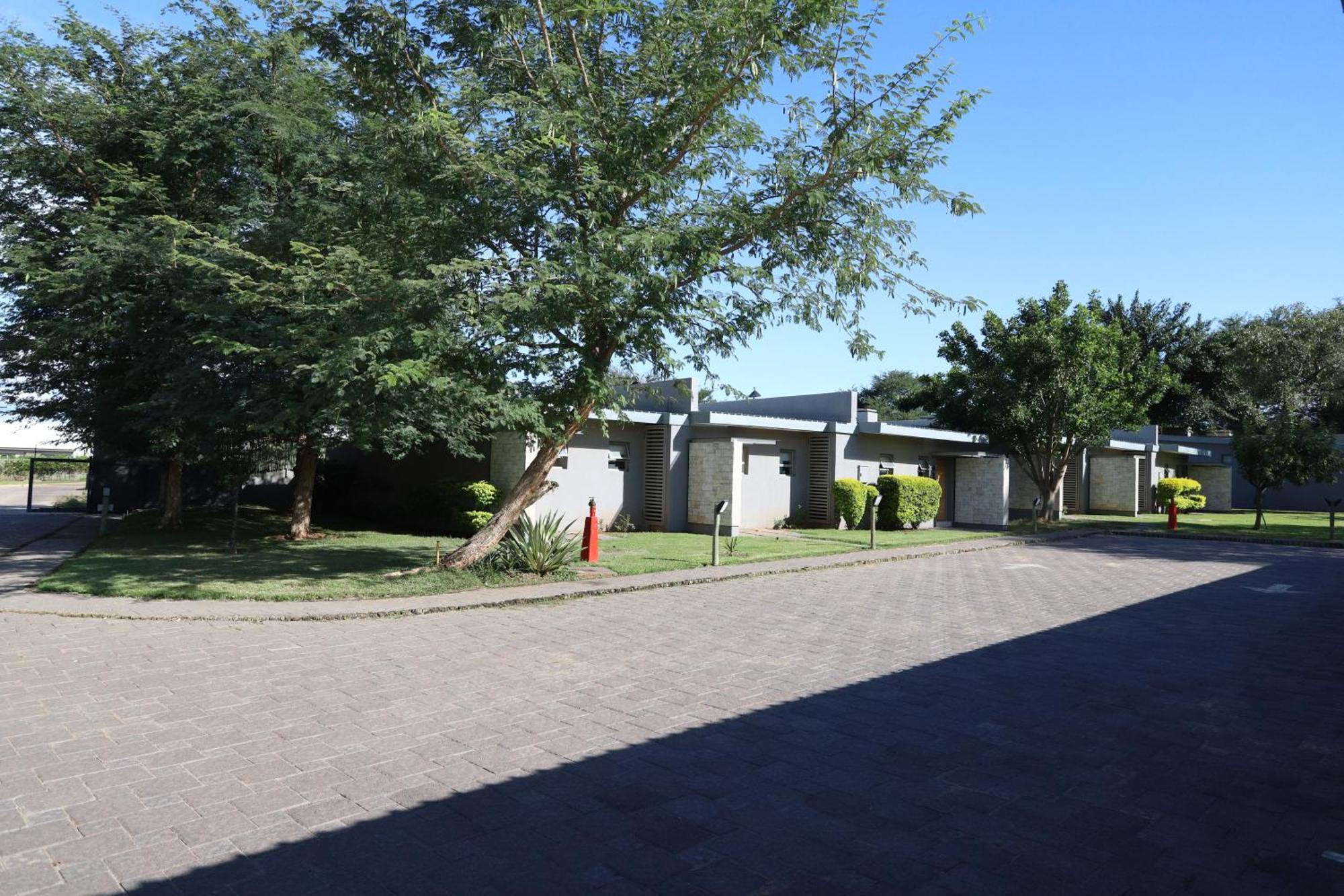 Sandpiper Villas Chobe Kasane Exterior photo